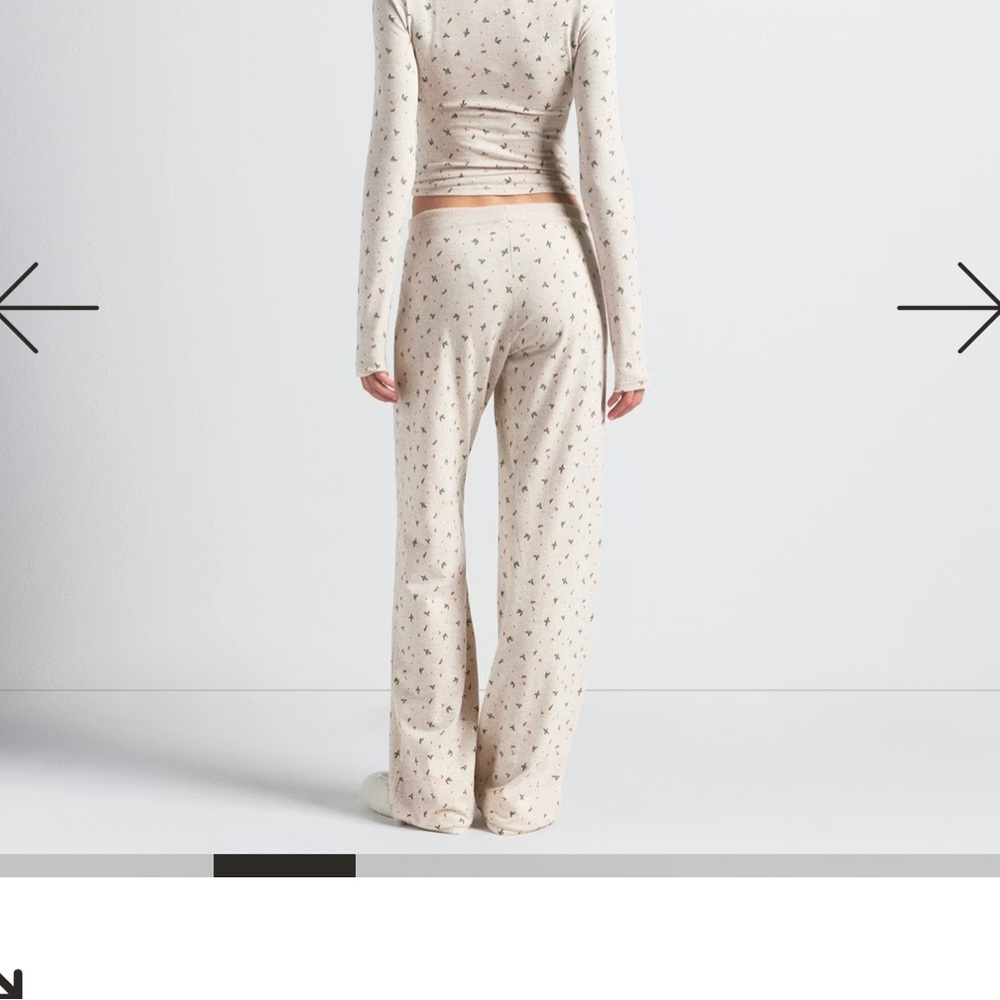 SKIMS, women’s, fold over loungewear/pj pants, oatmeal with holly print 2X NWT